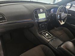 2019 Chrysler 300 SRT Core