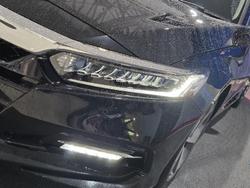 2020 Honda
Accord VTi-LX