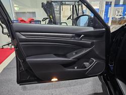 2020 Honda
Accord VTi-LX