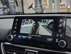2020 Honda
Accord VTi-LX
