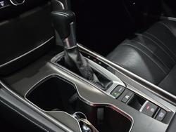 2020 Honda
Accord VTi-LX