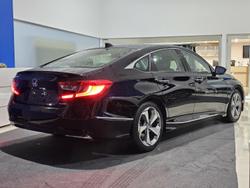 2020 Honda
Accord VTi-LX