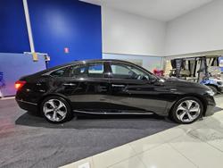 2020 Honda
Accord VTi-LX