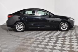 2018 Mazda
3 Maxx Sport