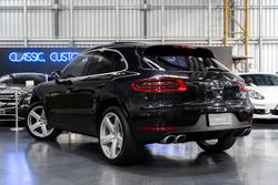 2018 Porsche
Macan S