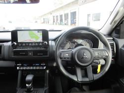2025 Mitsubishi
Triton GLX+