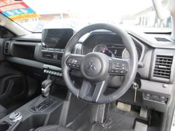 2025 Mitsubishi
Triton GLX+
