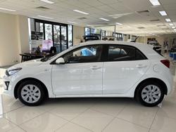 2022 Kia
Rio S
