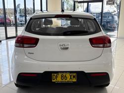 2022 Kia
Rio S