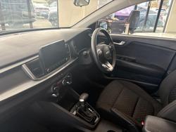 2022 Kia
Rio S