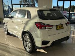 2022 Mitsubishi
ASX ES