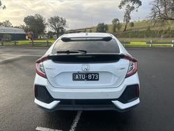 2018 HONDA
                CIVIC VTi-L
