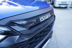 2025 Isuzu
D-MAX X-RIDER