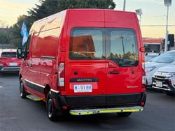 2016 Renault
Master