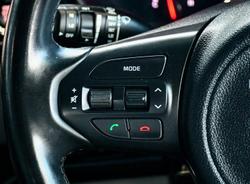 2018 Kia
                Carnival SLi