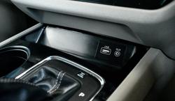 2018 Kia
                Carnival SLi