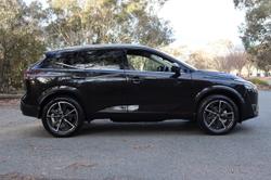 2022 Nissan
                QASHQAI ST-L