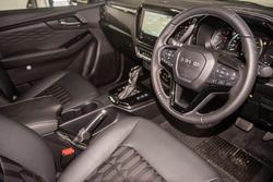 2025 Isuzu
                D-MAX BLADE