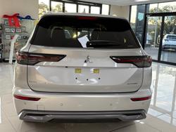 2025 Mitsubishi
Outlander Exceed
