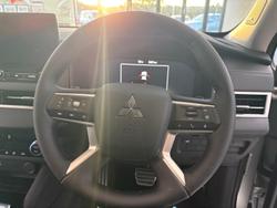 2025 Mitsubishi
Outlander Exceed