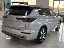 2025 Mitsubishi
Outlander Exceed