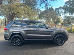 2017 Jeep
Grand Cherokee Blackhawk
