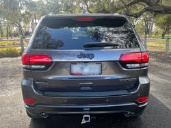 2017 Jeep
Grand Cherokee Blackhawk
