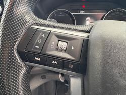 2023 Mitsubishi
Outlander ES