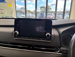 2023 Mitsubishi
Outlander ES