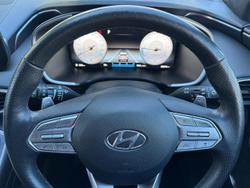 2022 Hyundai
                Santa Fe Highlander