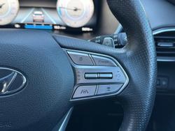2022 Hyundai
                Santa Fe Highlander