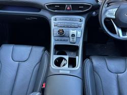 2022 Hyundai
                Santa Fe Highlander