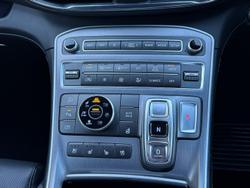 2022 Hyundai
                Santa Fe Highlander