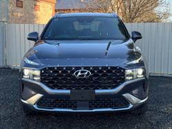 2022 Hyundai
                Santa Fe Highlander