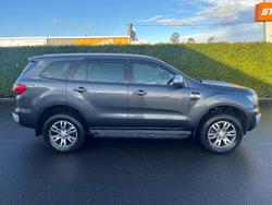 2016 Ford
Everest Trend