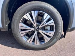 2025 Nissan
X-TRAIL ST-L e-POWER