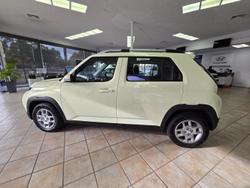 2025 Hyundai
                INSTER 