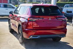 2025 Mitsubishi
Outlander Exceed
