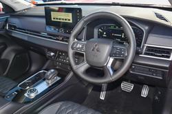 2025 Mitsubishi
Outlander Exceed