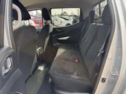 2020 Nissan
Navara SL