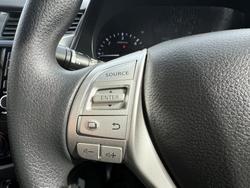 2020 Nissan
Navara SL
