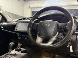 2020 Toyota
Hilux Workmate