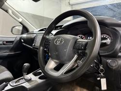 2020 Toyota
Hilux Workmate