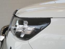 2021 Toyota
                Hilux SR