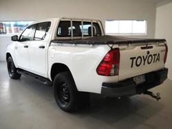 2021 Toyota
                Hilux SR