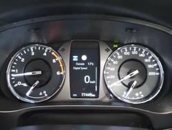 2021 Toyota
                Hilux SR