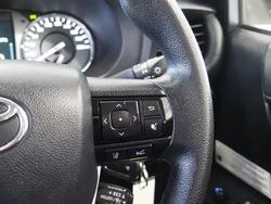 2021 Toyota
                Hilux SR