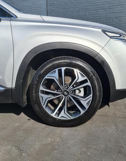2019 Hyundai
Santa Fe Highlander