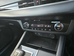 2022 Mitsubishi
Outlander LS