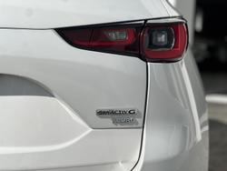 2024 Mazda
CX-5 G35 Akera